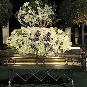 死後70日にしてマイケル・ジャクソンさん埋葬される…元妻やマコーレー・カルキンも出席