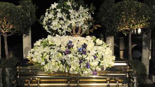 死後70日にしてマイケル・ジャクソンさん埋葬される…元妻やマコーレー・カルキンも出席