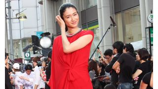 マツケン、小雪も感無量!『カムイ外伝』レッドカーペットセレモニーに5,000人!