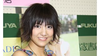 超キュートな水着姿を見るのが恥ずかしい…とAKB48メンバー!宮澤佐江、ファースト写真集