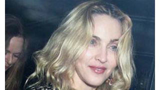 マドンナ、超過酷!243キロを6日間で走るマラソンレースに参加!