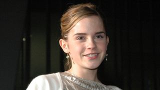 エマ・ワトソン、大学にヘリコプターで!学生のドギモを抜く!