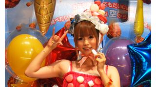 しょこたん、キュートなお菓子ドレス！空から降ってきてほしいお菓子は「ホルモン」!?