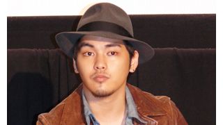 柳楽優弥、ジョニー・デップを意識？大人の男性にイメチェン！