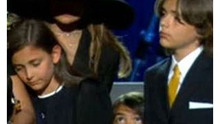 マイケルさんの子どもと母、月780万円の遺産を受け取る　母は生前から