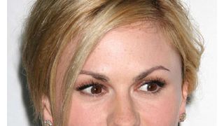 アンナ・パキン、結婚式には愛犬も参加!！指輪を運ぶ役