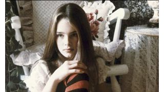 ブルック・シールズの10歳のときのヌード写真は芸術?ポルノ?展示はキャンセル