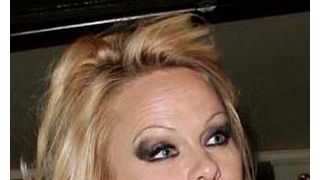 借金1億円のパメラ・アンダーソン、「お金はあるけど払わないだけ」