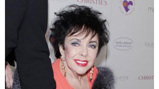77歳のエリザベス・テイラー、心臓手術のため入院