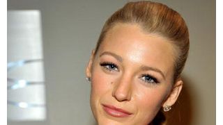 「ゴシップガール」のブレイク・ライヴリー、婚約を否定