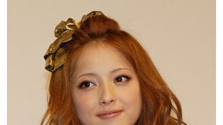 佐々木希、肩から胸元までガッツリ露出のセクシードレスで登場!実は演技に難アリだった?