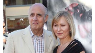 「ブル~ス一家は大暴走!」のジェフリー・タンバー、双子のパパに