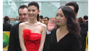 セクシードレスで美の競演!膝上30センチのミニスカ美人女優も…クロージングセレモニー華やかに