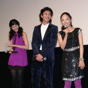 井上真央、紫色のレギンスで美脚アピール!今年の秋は、パープルが大流行中!?