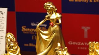 純金製の白雪姫はなんと3,000万円相当！うっとりするほど美しい！