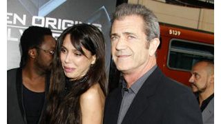 メル・ギブソンに女児誕生　8人のパパに