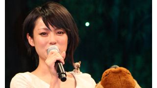 27歳を迎えた深田恭子、大きなぬいぐるみをサプライズプレゼントされて感無量!