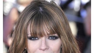 ミーシャ・バートン、バーで男に酒をぶっかけられてケンカに