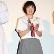 加護亜依、ミニスカ制服姿が超キュート!でも…相手役に不満を爆発!痛烈ダメだし