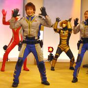 ウルトラマンと怪獣が一緒になってインフルエンザを吹き飛ばせ!みんな体操が大好き!!