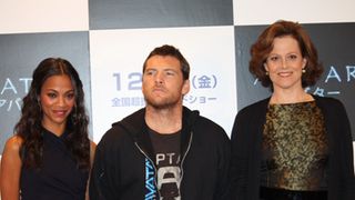 ジェームズ・キャメロン監督　『アバター』のキャストを率いてジャングルでキャンプ