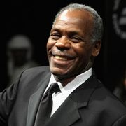 『リーサル・ウェポン』のダニー・グローヴァー、20歳年下のブラジル人女性と結婚へ
