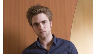 ロバート・パティンソン、クリステン・スチュワートの交際についての質問を次々と回避