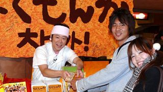 阿部サダヲ、サプライズでグッズ販売員に！映画館には長蛇の列！