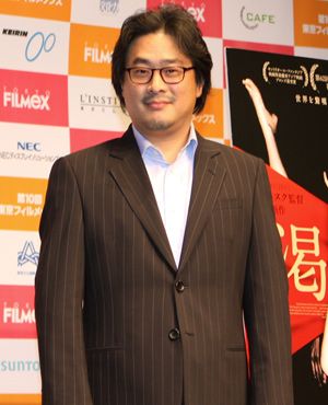 『オールド・ボーイ』パク・チャヌク監督の吸血鬼映画は一味違う！色白美男子じゃない上に官能的過ぎ!?