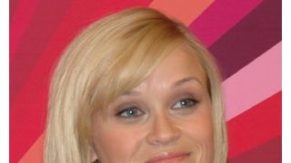 リース・ウィザースプーン、イギリス首相の名前間違えは「仕方ない」!