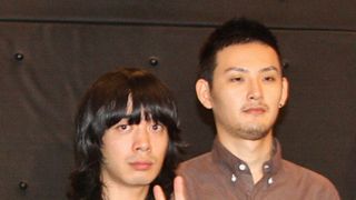 松田龍平、銀杏BOYZ峯田のみぞおちにパンチをくらわせ、泣かせちゃった!?