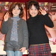 10歳の日仏美少女ハーフ女優・ノエ・サンピ、日本の天才少女歌手さくらまやと対面!