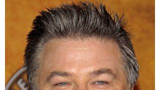 アレック・ボールドウィン、母校に100万ドルを寄付して奨学金制度を創設