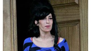 エイミー・ワインハウス、7月に離婚した元夫と婚約!