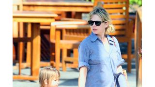 ミシェル・ウィリアムズ、常夏のハワイで娘とバカンス