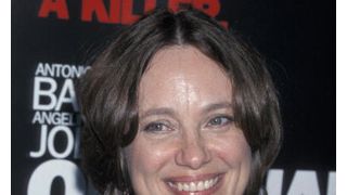 アンジェリーナ・ジョリーの亡き母親、孫3人に900万円ずつを遺す