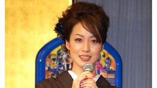 及川奈央、黒の艶やかな着物姿で登場 !「一度死んだ役」が銀幕版では復活