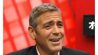 ジョージ・クルーニーがロバート・パティンソンを“ミスター・ハンサム”と呼んでライバル視？