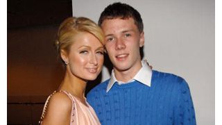 酒気帯び運転による免許停止期間が終了したパリス・ヒルトンの弟、ごほうびはベンツEクラス