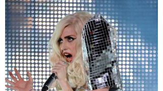 レディー・ガガ、急病でコンサートが中止に！何時間も号泣し続けたと明かす！