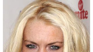 リンジー・ローハン、またリストカット? ゴールデン・グローブ賞のパーティーで腕に傷