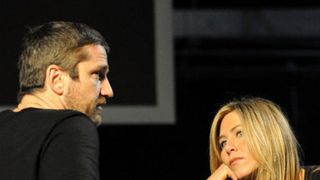 ジェニファー・アニストンがジェラルド・バトラーに熱い視線…!