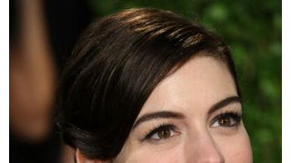 今年のアカデミー賞のノミネーションを発表するのはアン・ハサウェイ