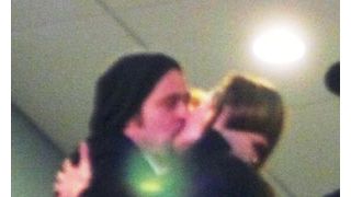 アンジー、ブラピにバレンタインのプレゼント！166万円もする平和と安定の象徴を購入