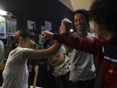 宮崎あおいが熱唱する映画『ソラニン』の前売り券にメイキングDVDが！