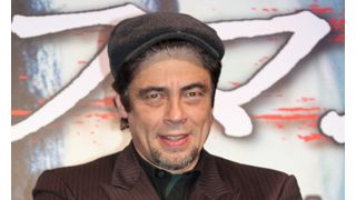 セクシー男優ベニチオ・デル・トロ来日!草食系か肉食系か聞かれ「コウベビーフ」と答えて場内爆笑!