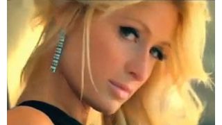 官能的すぎて放送中止となったパリス・ヒルトンのCM　編集し直しで再び放送