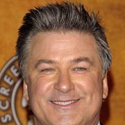 アカデミー賞司会のアレック・ボールドウィン、大仕事の後に軽い交通事故