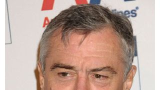 ロバート・デ・ニーロ、伝説のフットボール・コーチを演じる