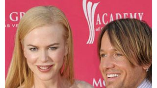 ニコール・キッドマン、母の誕生日パーティーに飛行機で駆けつける